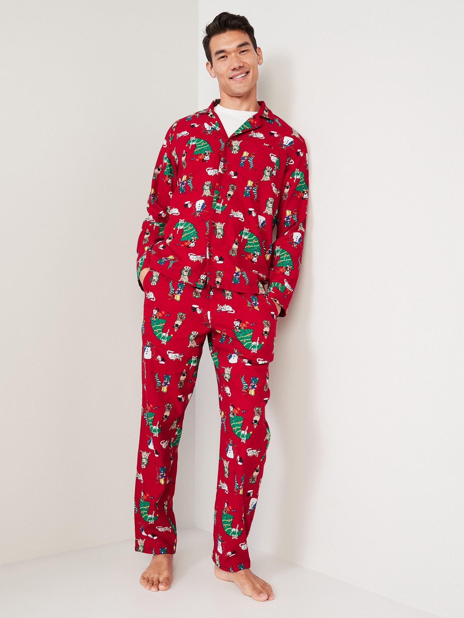 Old Navy Matching Holiday Print Flannel Pajamas Set for Men red. 1