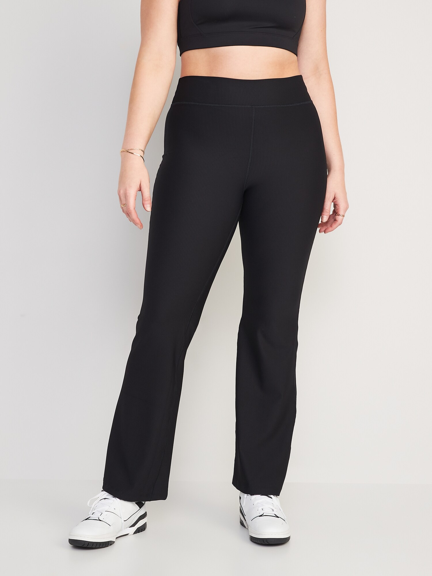 Женские леггинсы Old Navy Extra High-Waisted PowerSoft Flare, цвет: Чёрный — фото 4