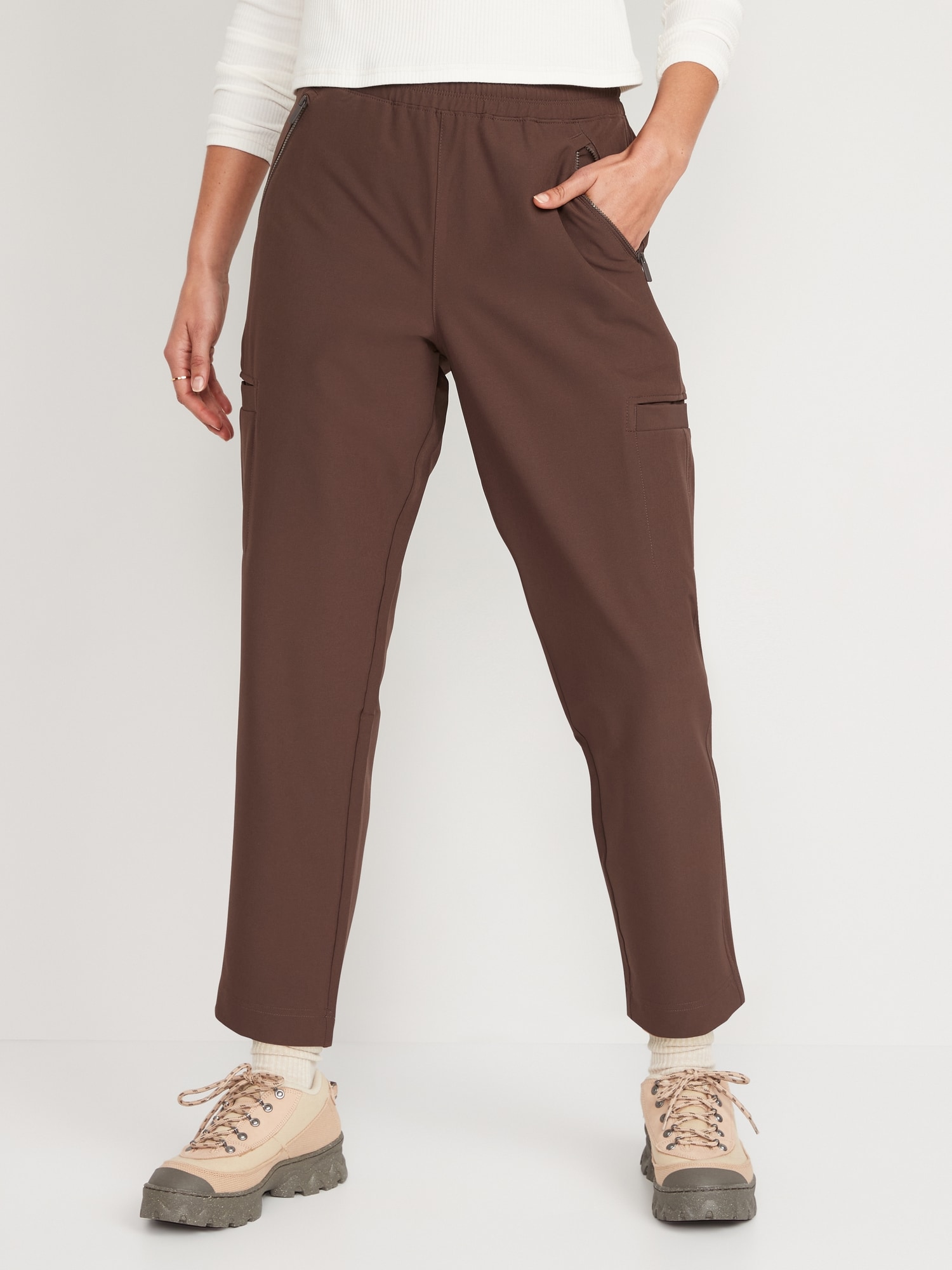 Old Navy High-Waisted All-Seasons StretchTech Slouchy Taper Cargo Pants for Women brown. 1