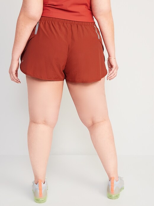Image number 8 showing, Extra High-Waisted Dolphin-Hem Run Shorts for Women -- 2.5-inch inseam