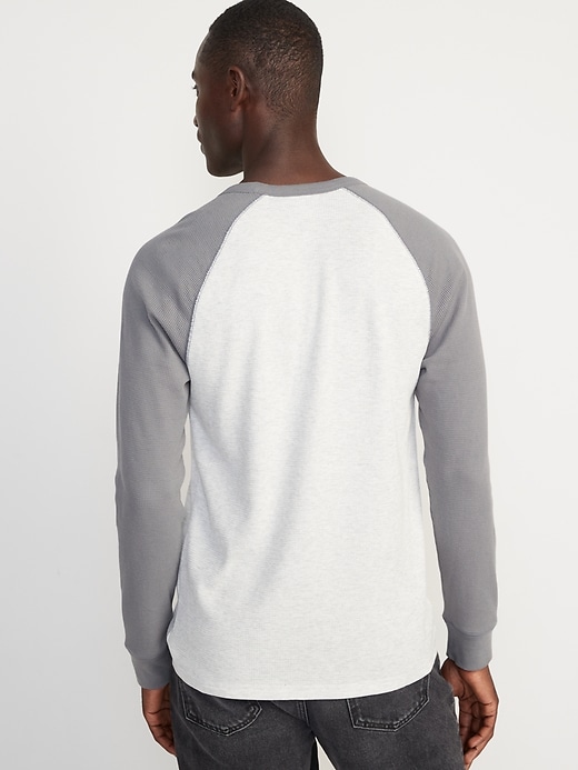 Image number 5 showing, Thermal-Knit Color-Blocked Raglan-Sleeve T-Shirt for Men