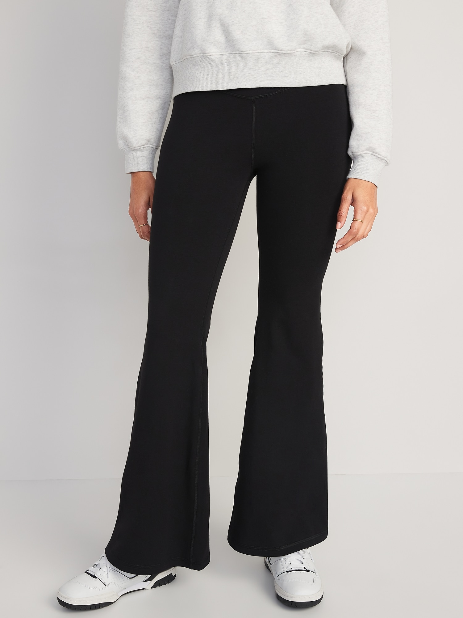 Old Navy - Extra High-Waisted PowerChill Super-Flare Pants for Women black