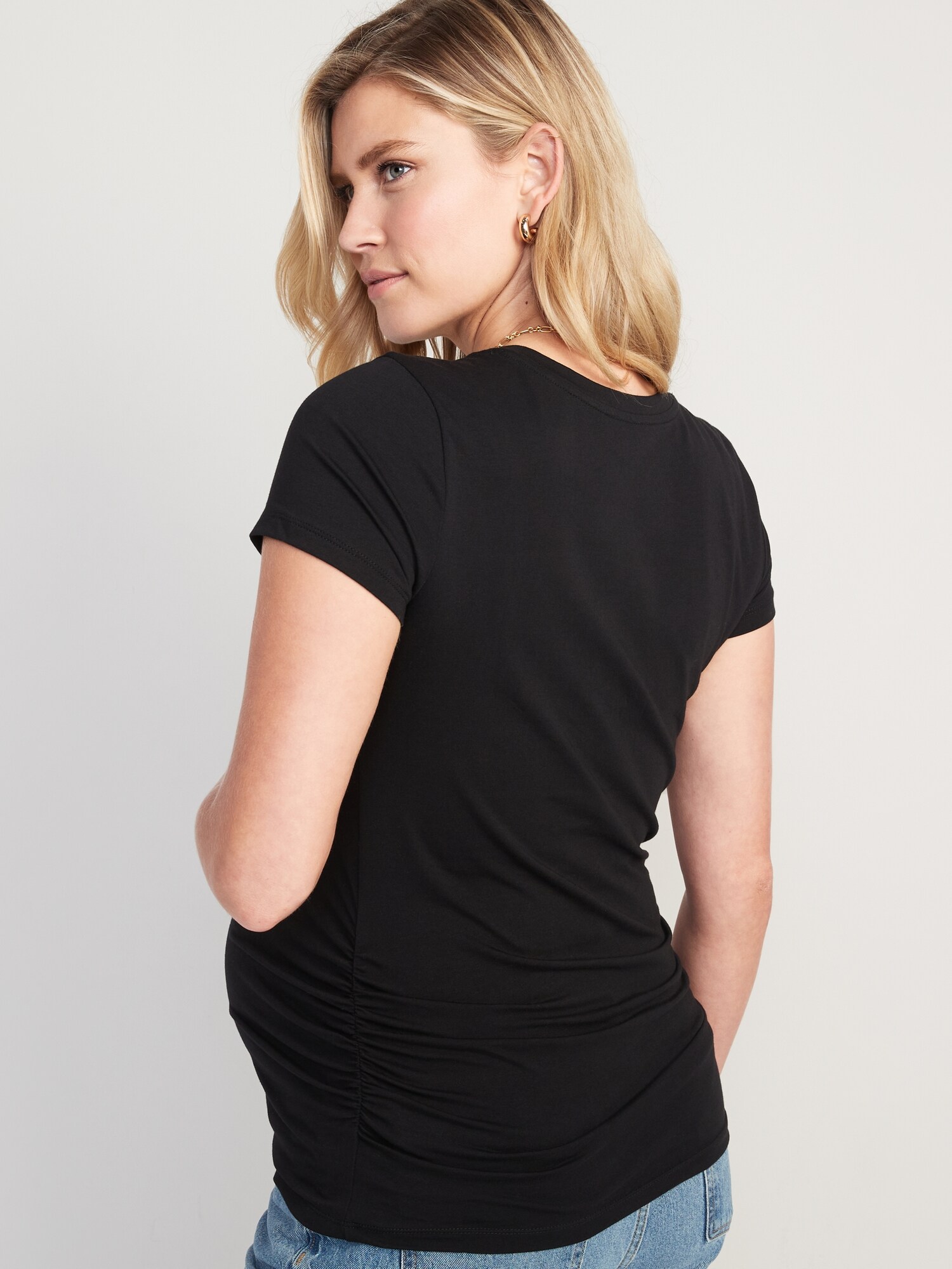 Женская футболка Old Navy Maternity EveryWear Crew-Neck, цвет: Чёрный — фото 2