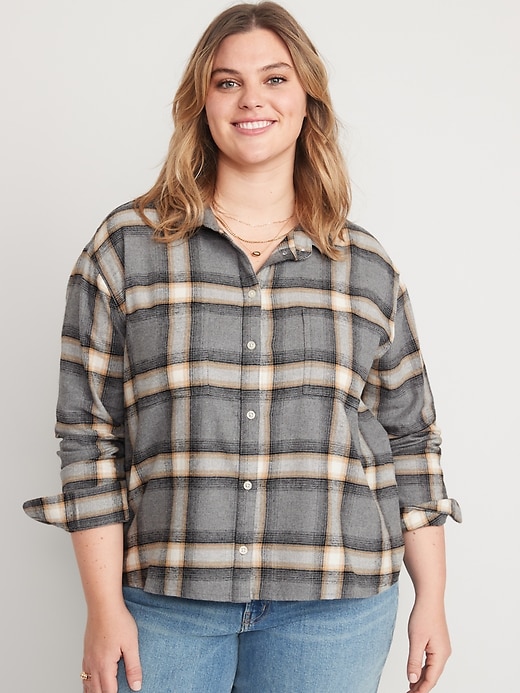 Image number 7 showing, Cropped Plaid Flannel Boyfriend Shirt for Women