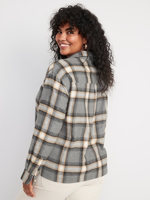 Image number 6 showing, Cropped Plaid Flannel Boyfriend Shirt for Women