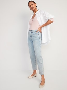 Curvy Extra High-Waisted Sky-Hi Straight Button-Fly Cut-Off Jeans