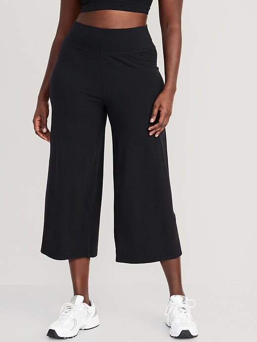 Image number 5 showing, Extra High-Waisted PowerLite Lycra° ADAPTIV Cropped Pants