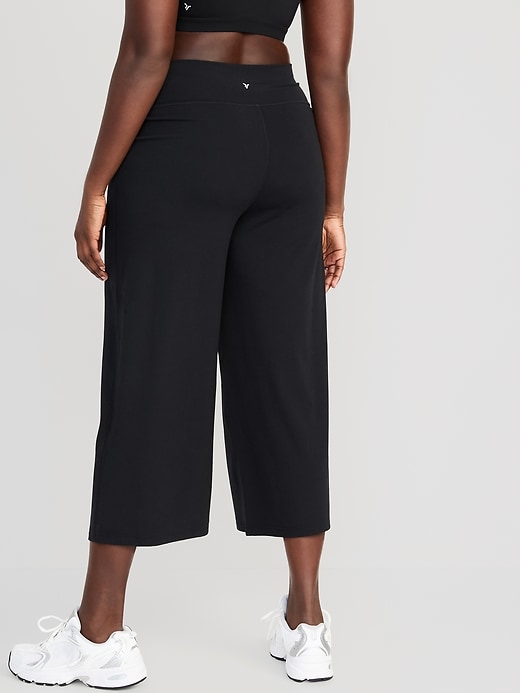 Image number 6 showing, Extra High-Waisted PowerLite Lycra° ADAPTIV Cropped Pants