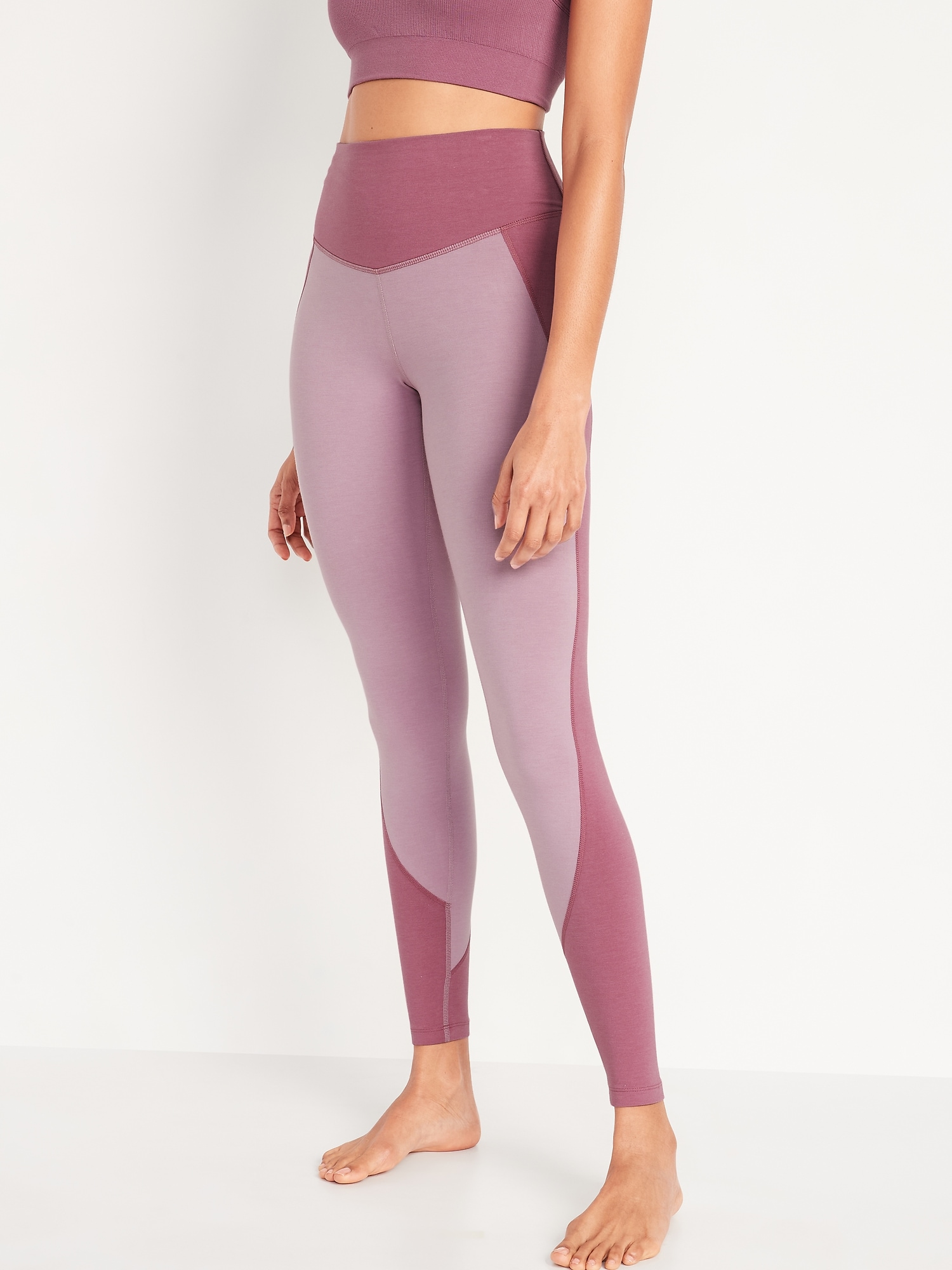 Extra High-Waisted PowerChill Two-Tone Compression Leggings