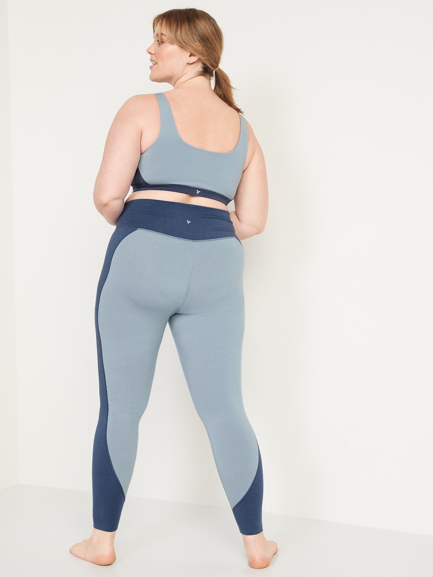 Extra High-Waisted PowerChill Two-Tone Compression Leggings | Old Navy
