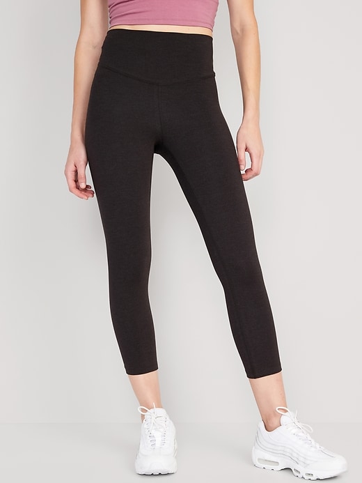 Old Navy Extra High-Waisted PowerChill Hidden-Pocket Cropped Leggings for Women. 7