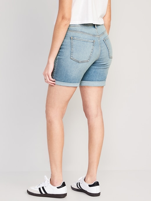 Image number 2 showing, Mid-Rise Wow Jean Shorts -- 7-inch inseam