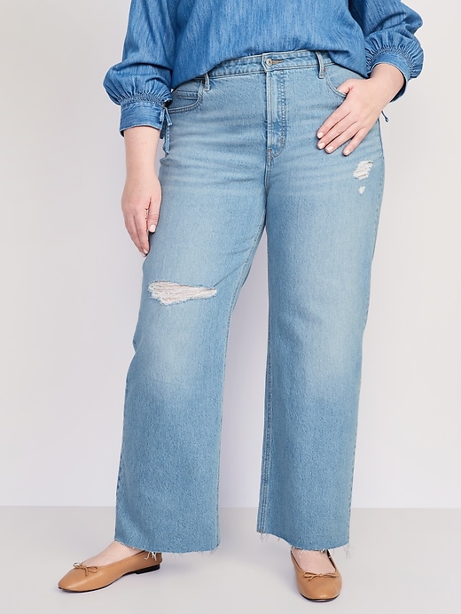 Image number 6 showing, Extra High-Waisted Cut-Off Wide-Leg Jeans