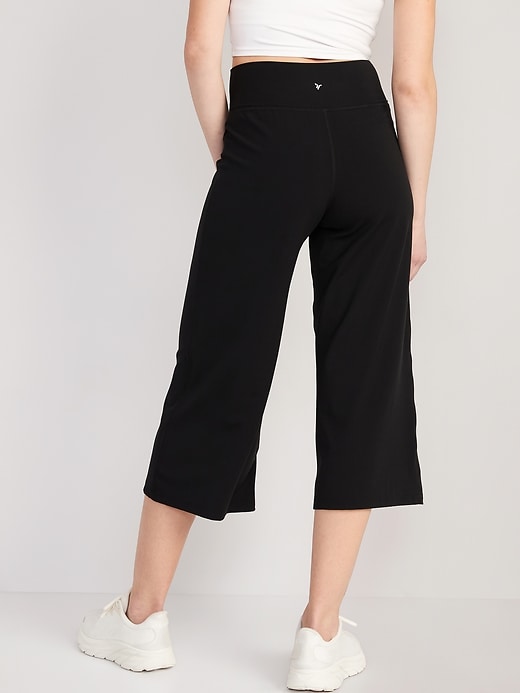 Image number 2 showing, Extra High-Waisted PowerLite Lycra° ADAPTIV Cropped Pants