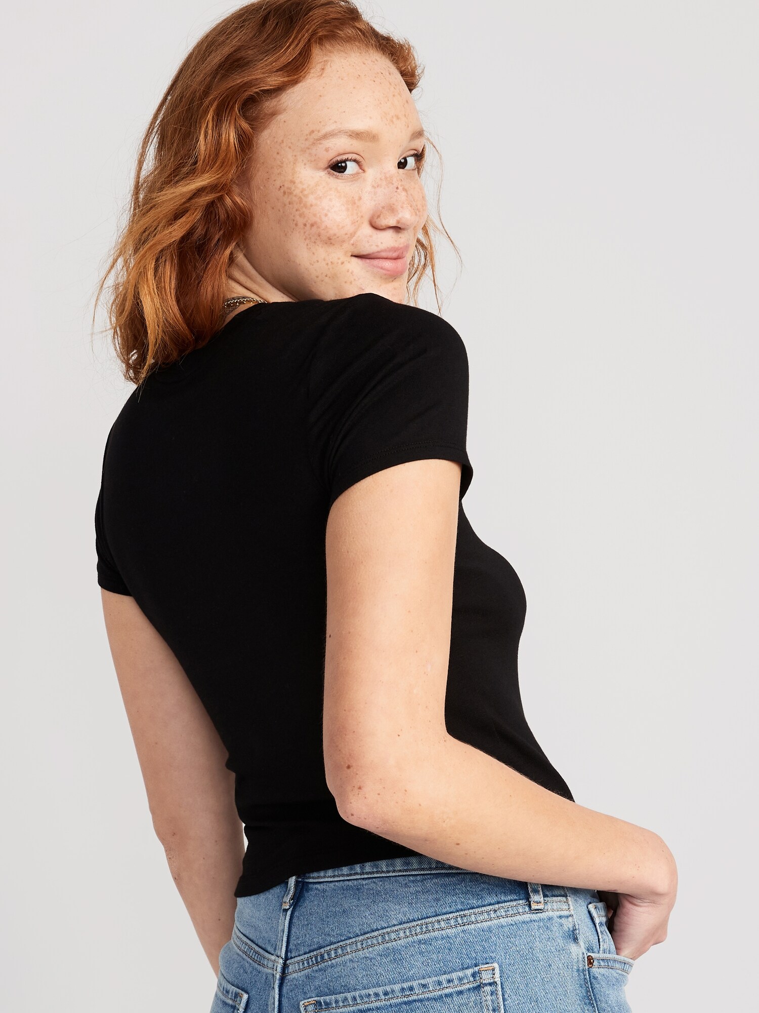 Женская футболка Old Navy Bestee Crop T-Shirt, цвет: Чёрный — фото 2