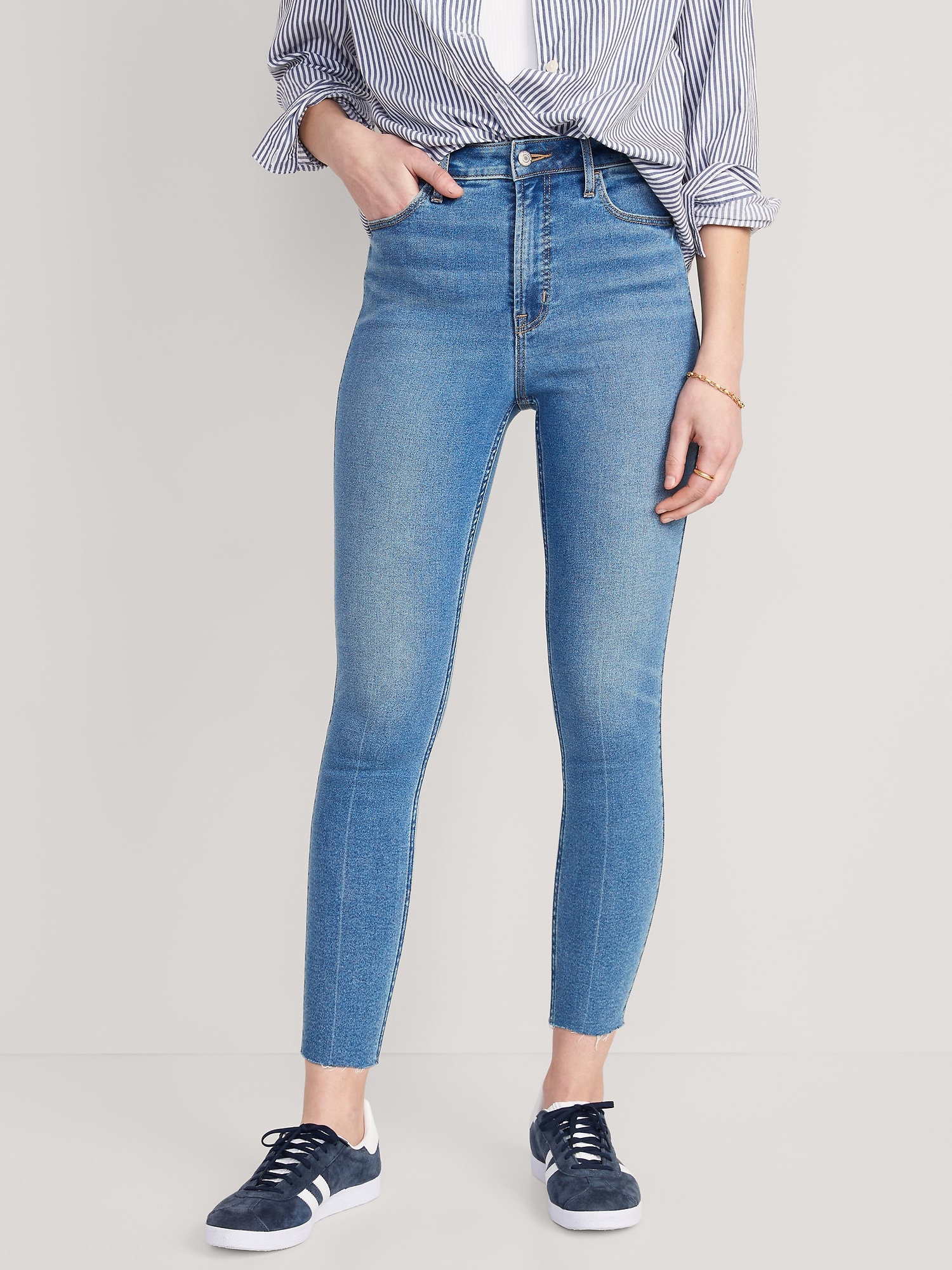 Extra High-Waisted Rockstar 360° Stretch Super-Skinny Jeans | Old Navy