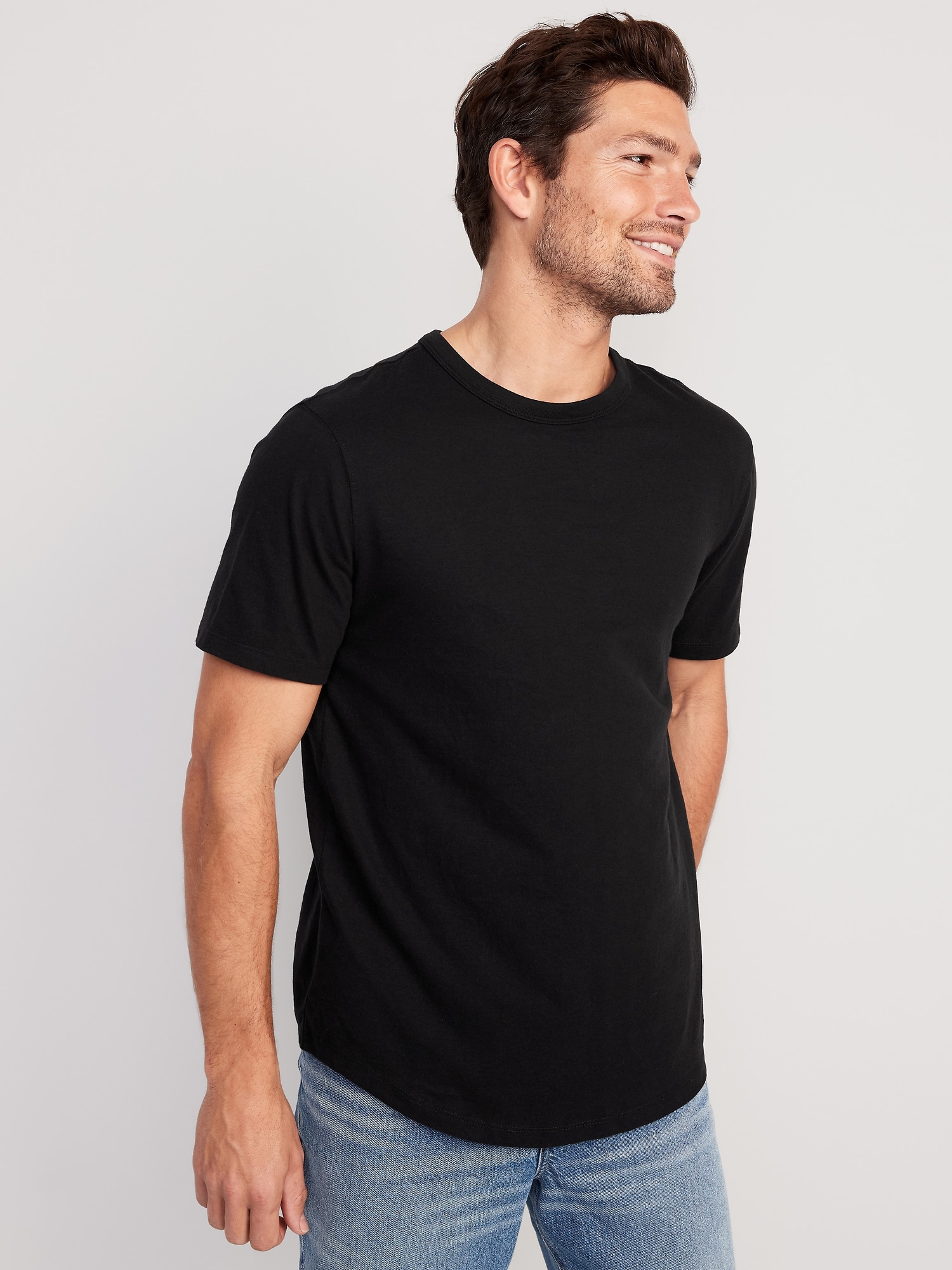 Old Navy Soft-Washed Curved-Hem T-Shirt for Men black. 1