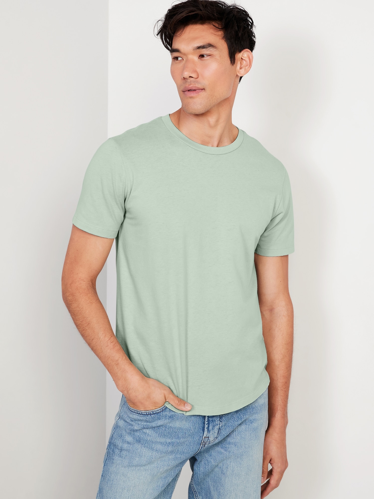 Old Navy Soft-Washed Curved-Hem T-Shirt for Men green. 1