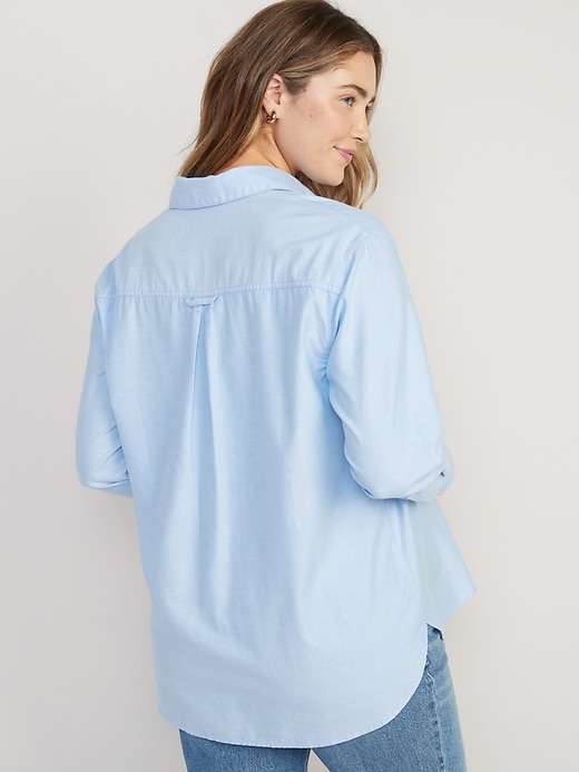 Image number 2 showing, Maternity Oxford Boyfriend Popover Shirt