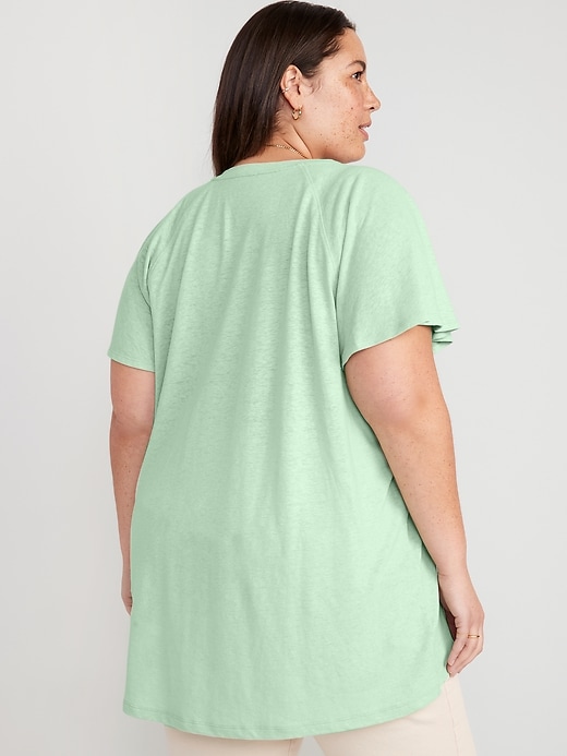 Image number 8 showing, Oversized V-Neck Linen-Blend Tunic T-Shirt