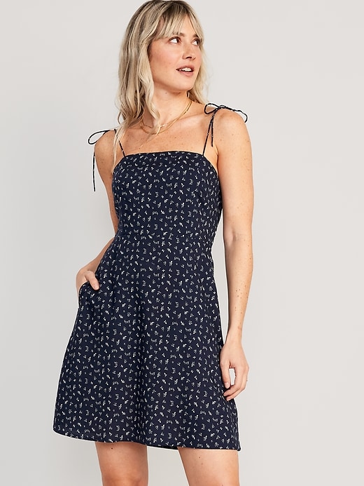 Old Navy doubles down on dresses with pockets just in time for spring ...