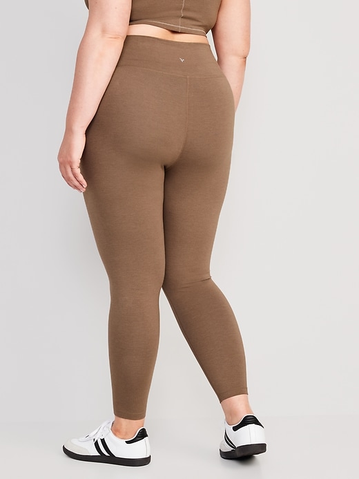 Image number 8 showing, Extra High-Waisted PowerChill Hidden-Pocket 7/8 Leggings