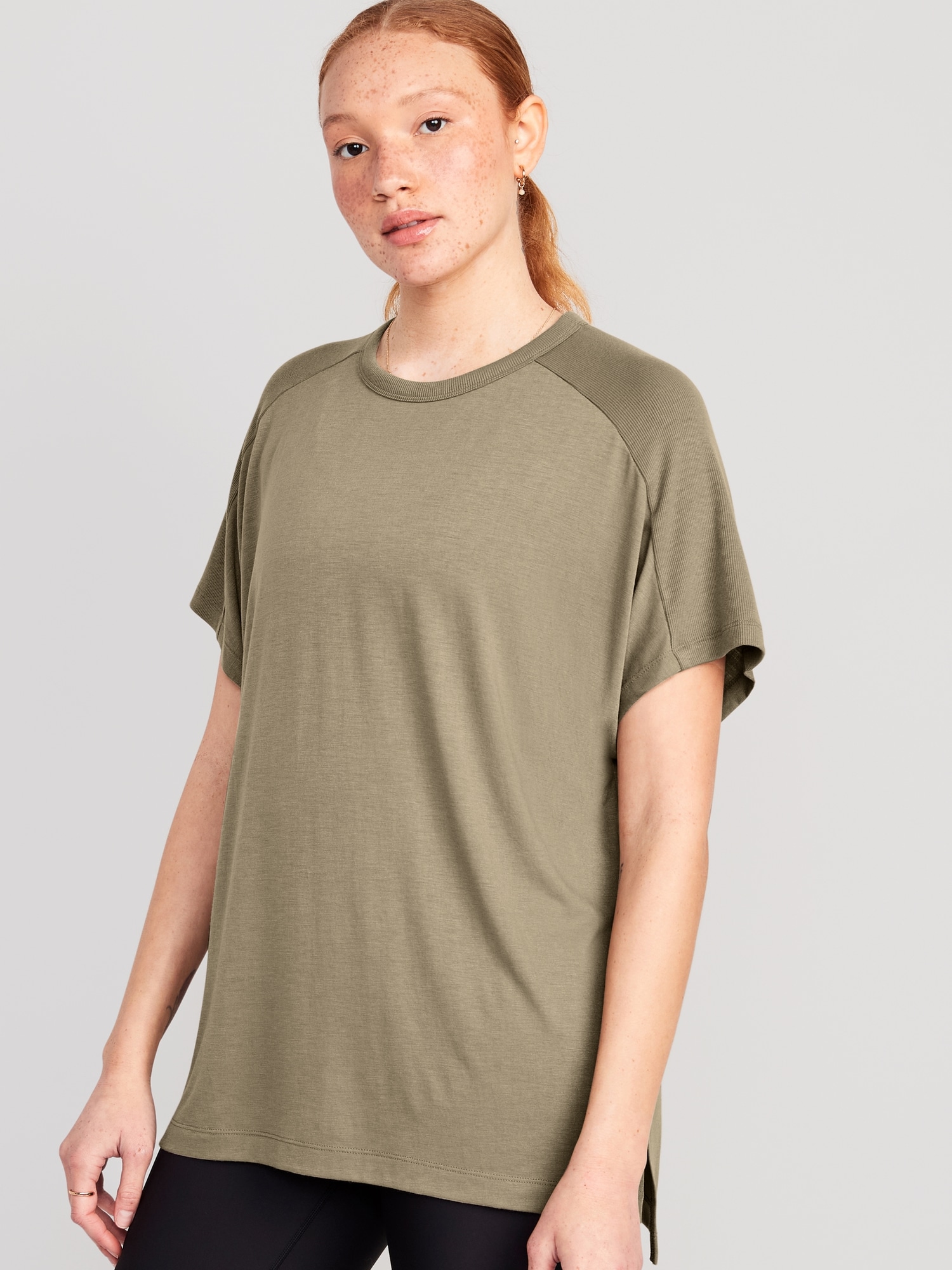 Old Navy Oversized UltraLite Rib-Panel Tunic T-Shirt for Women green. 1