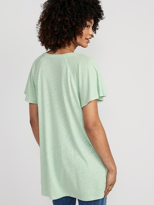 Image number 2 showing, Oversized V-Neck Linen-Blend Tunic T-Shirt