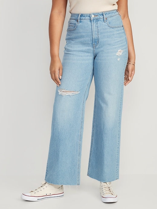 Image number 4 showing, Extra High-Waisted Cut-Off Wide-Leg Jeans