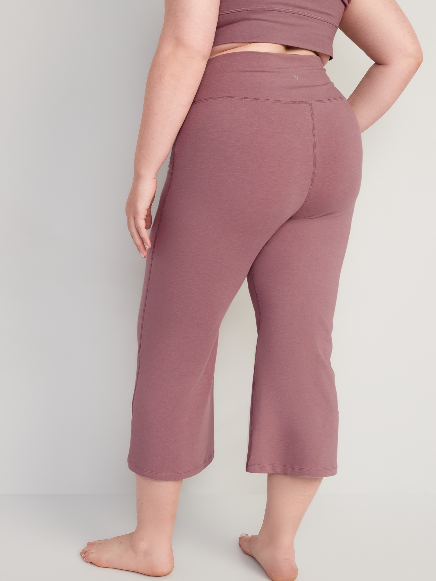 Old Navy Extra High-Waisted PowerChill Cropped Wide-Leg Yoga Pants for Women