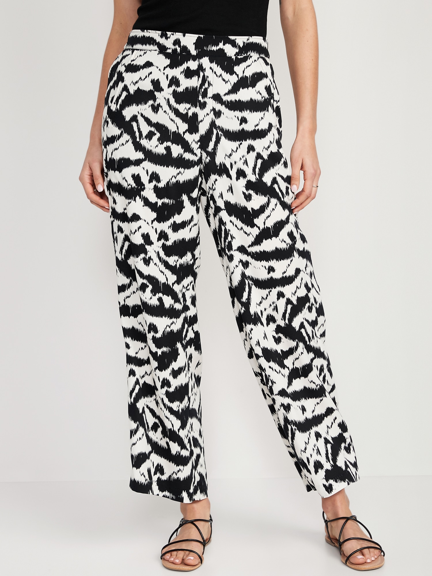 1 Piece 3 Ways How to Wear Printed Pants to Work Running Errands and on  a Date  Glamour