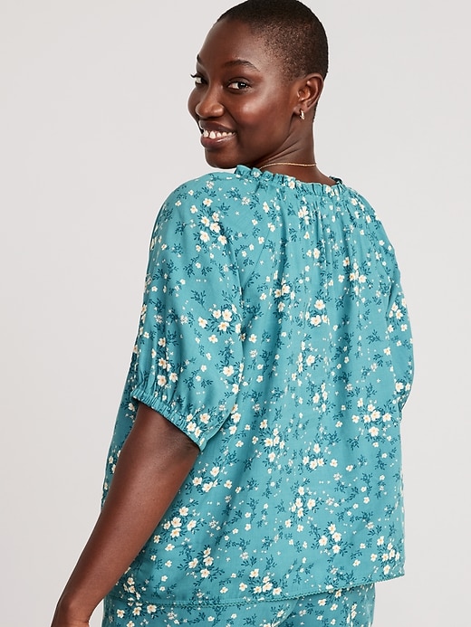 Image number 4 showing, Puff-Sleeve Floral Swing Blouse