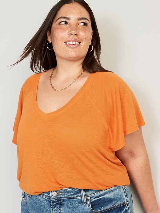 Image number 7 showing, Oversized V-Neck Linen-Blend Tunic T-Shirt