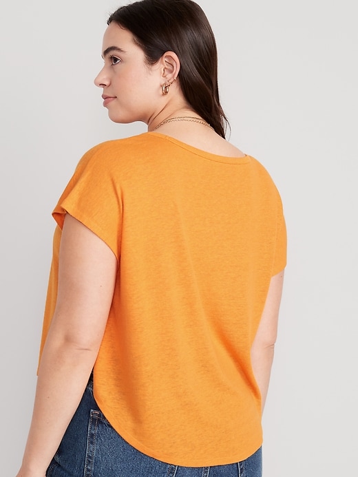 Image number 6 showing, Linen-Blend Crop Voop-Neck T-Shirt