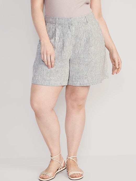 Image number 7 showing, Extra High-Waisted Linen-Blend Taylor Shorts -- 6-inch inseam