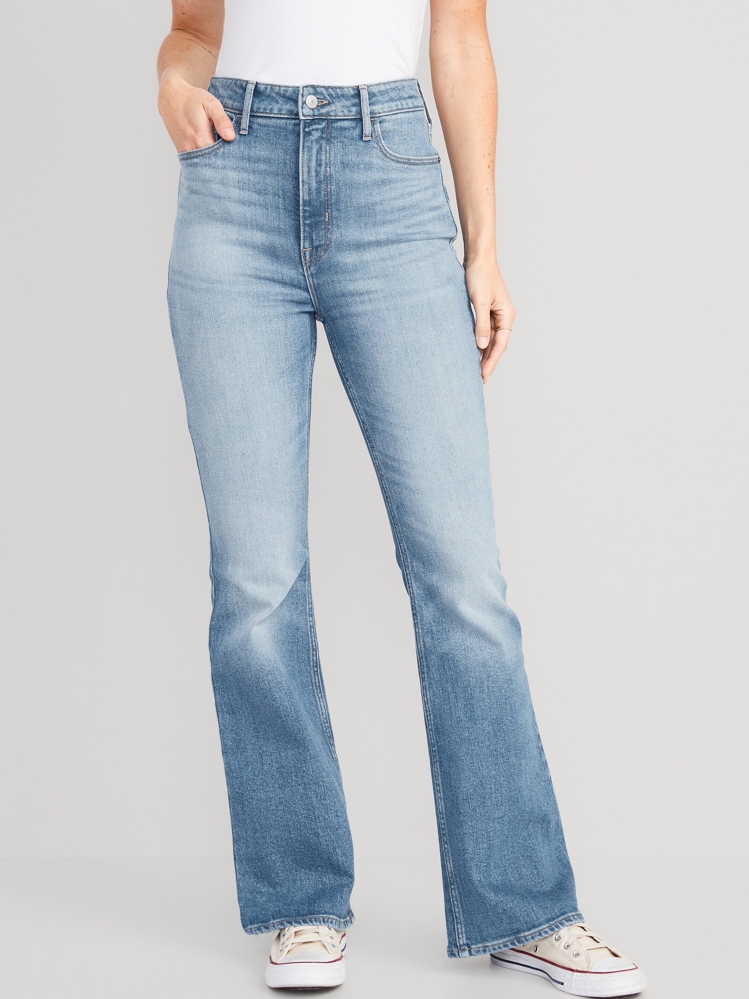 Old Navy Extra High-Waisted Flare Jeans blue. 1