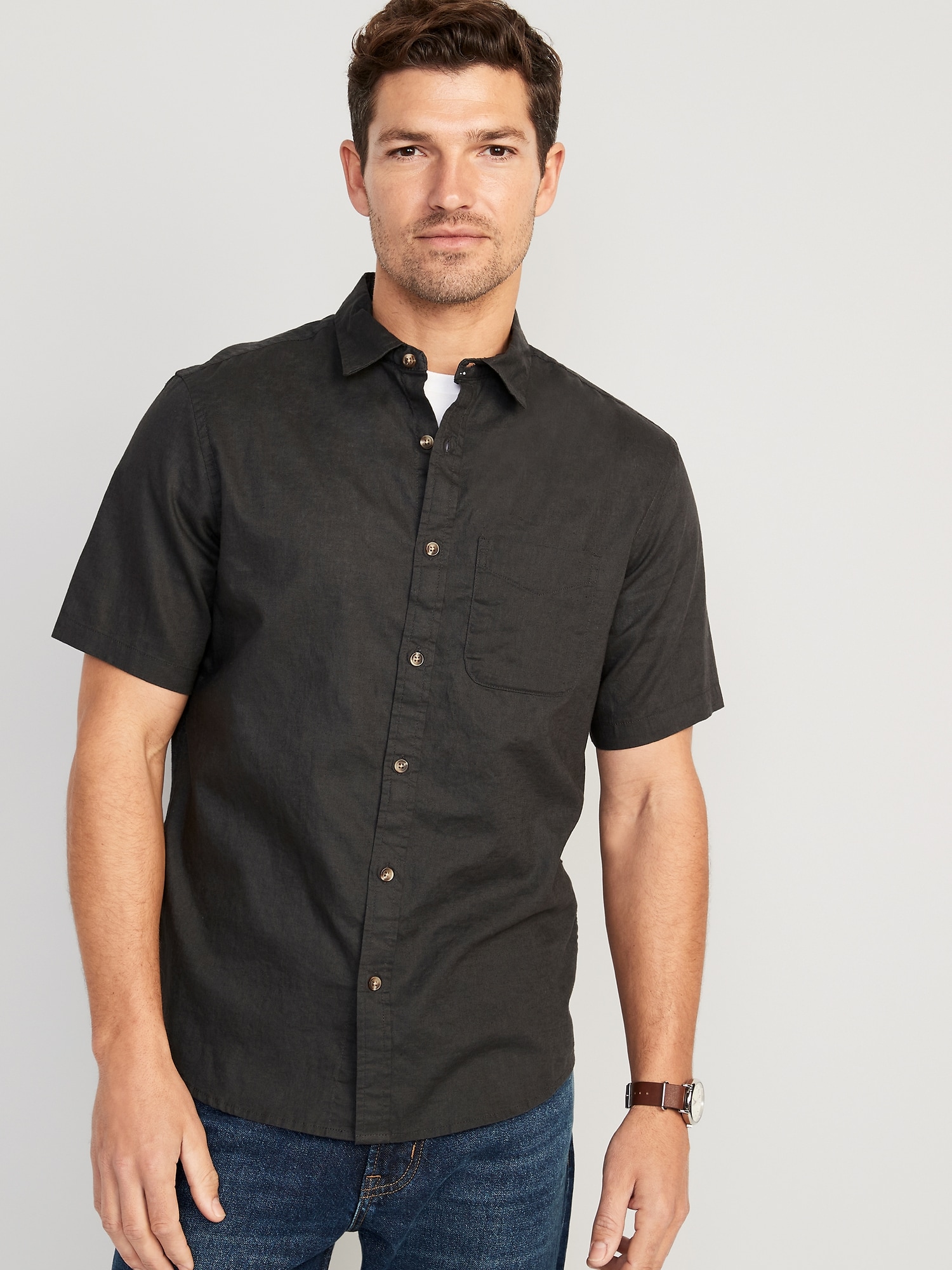 Old Navy Regular-Fit Everyday Non-Stretch Linen-Blend Shirt for Men black. 1