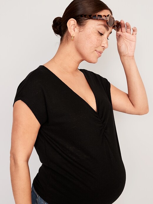 Casual maternity XL rayon blend V-neck T-shirt by juniper LN