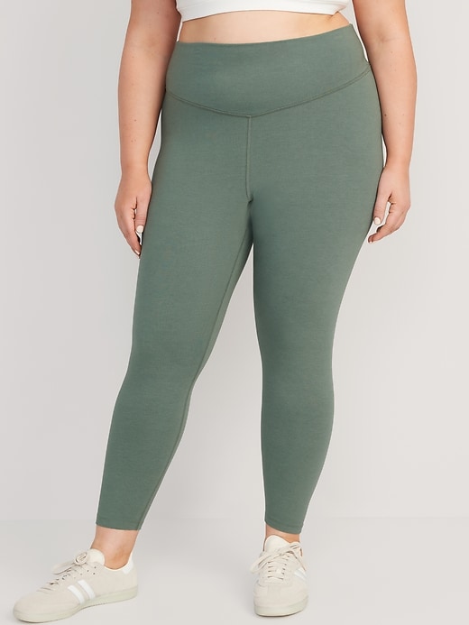 Image number 7 showing, Extra High-Waisted PowerChill Hidden-Pocket 7/8 Leggings