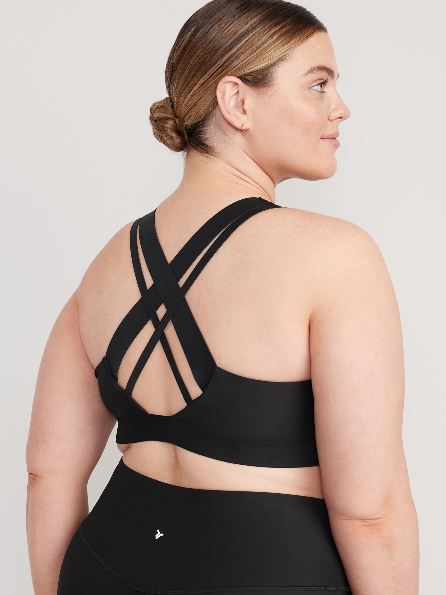 Old Navy - Medium-Support PowerSoft Strappy Sports Bra for Women