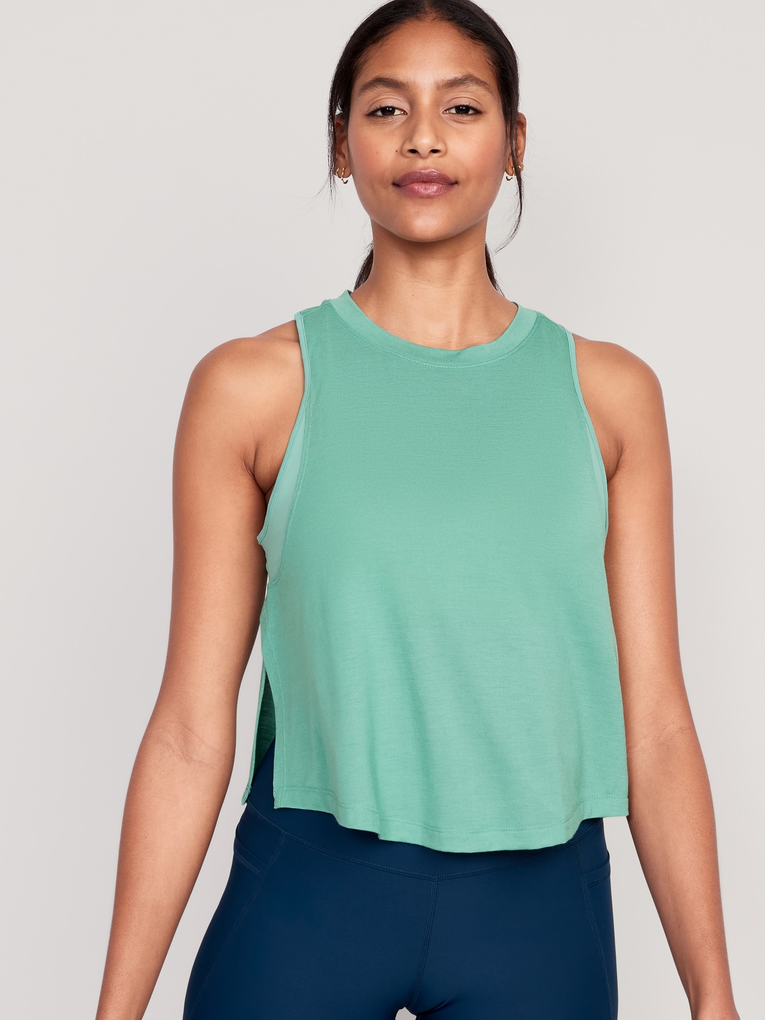 Old Navy Sleeveless UltraLite All-Day Performance Cropped Top for Women green. 1