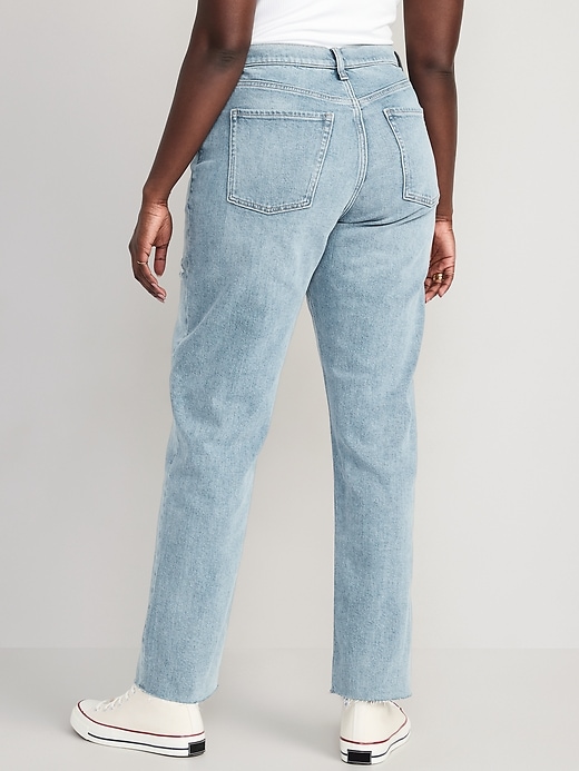 Image number 6 showing, Curvy Extra High-Waisted Button-Fly Straight Cut-Off Jeans