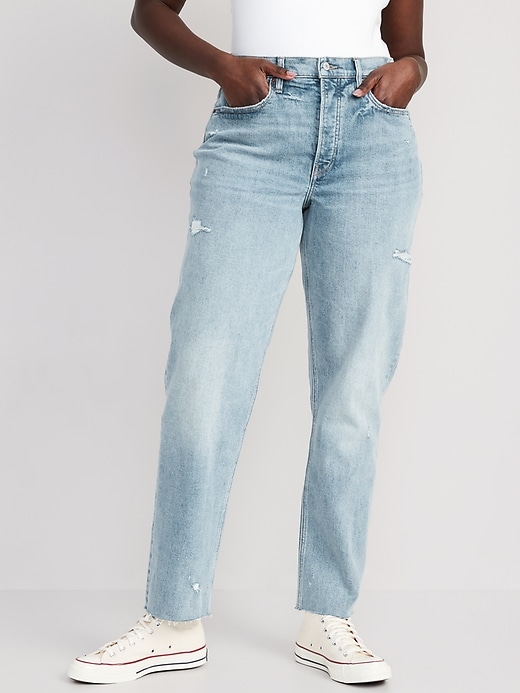 Image number 5 showing, Curvy Extra High-Waisted Button-Fly Straight Cut-Off Jeans