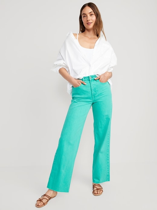 Image number 3 showing, Extra High-Waisted Pop-Color Wide Leg Cut-Off Jeans