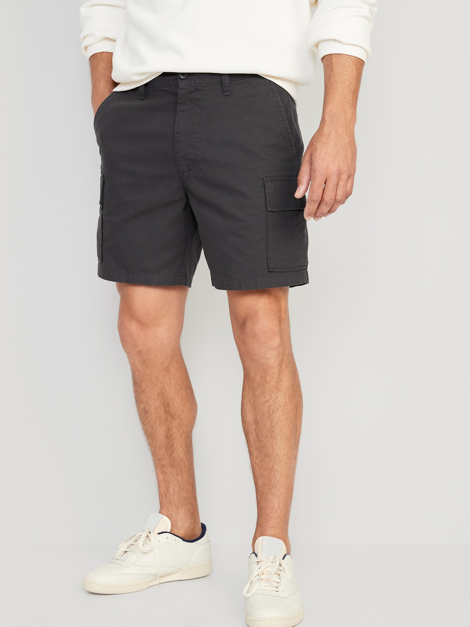 Old Navy Relaxed Cargo Shorts for Men -- 7-inch inseam black. 1