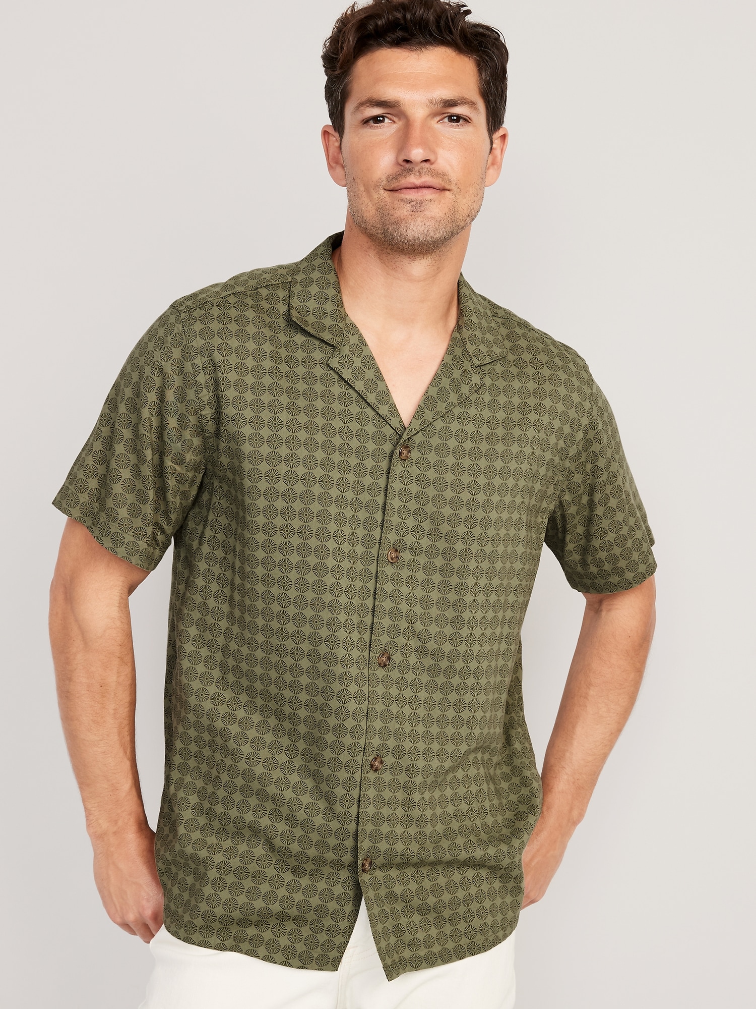 Old Navy Short-Sleeve Printed Camp Shirt for Men green. 1