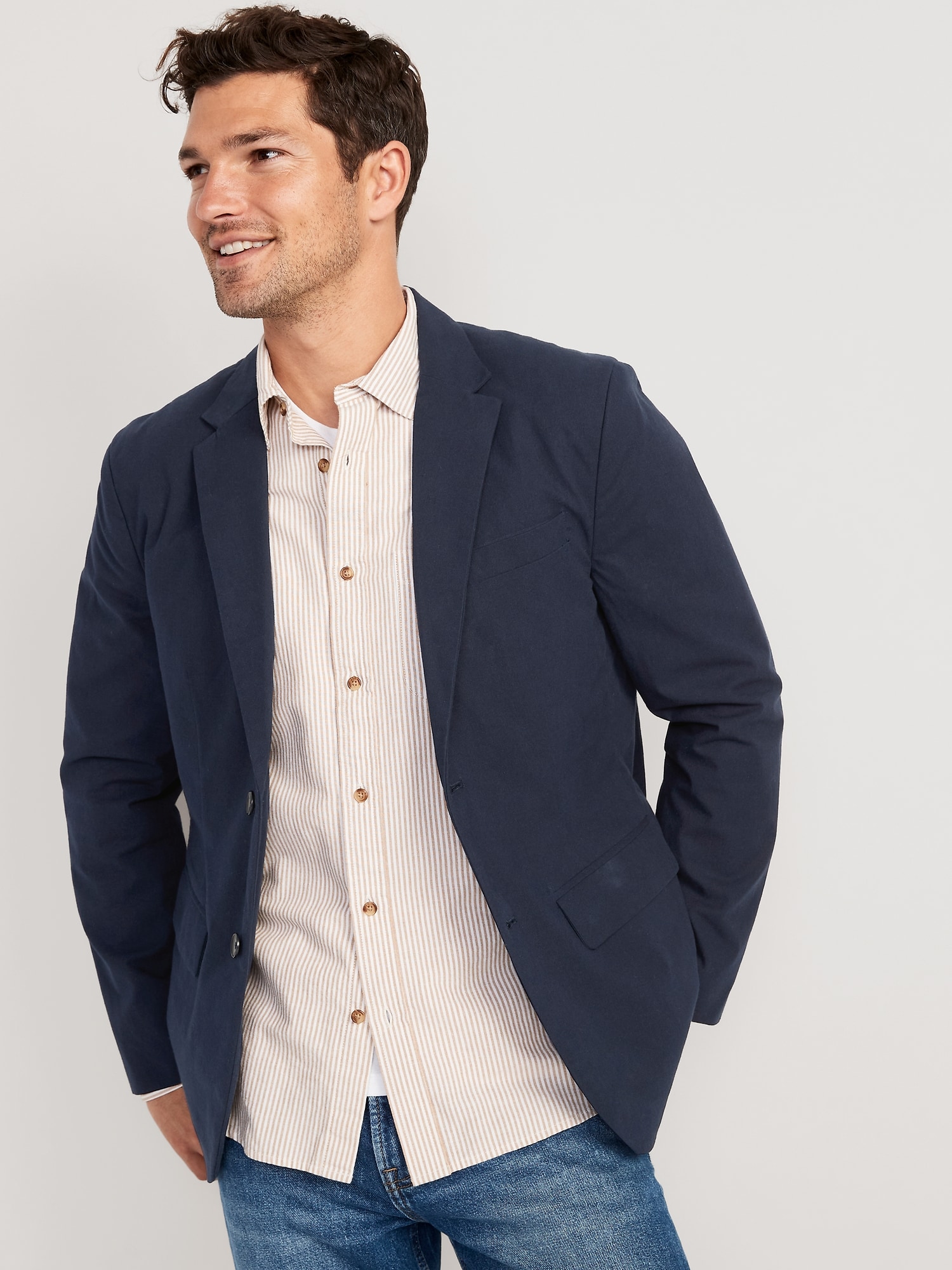 In Review: The Old Navy Twill Built-In Flex Blazer