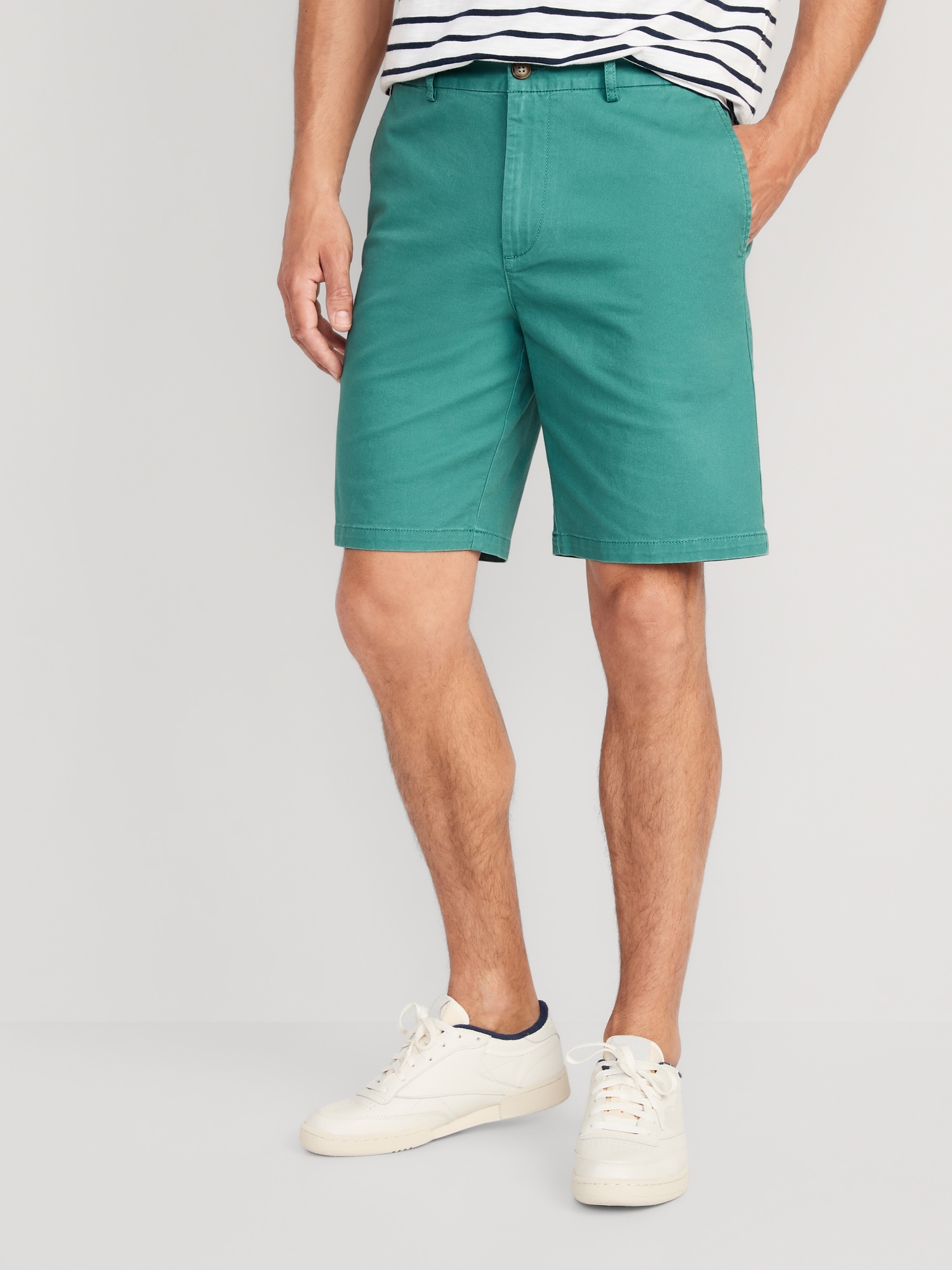 Old Navy Slim Built-In Flex Rotation Chino Shorts for Men -- 9-inch inseam green. 1