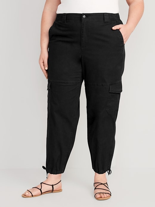 Image number 7 showing, High-Waisted Barrel-Leg Cargo Ankle Pants
