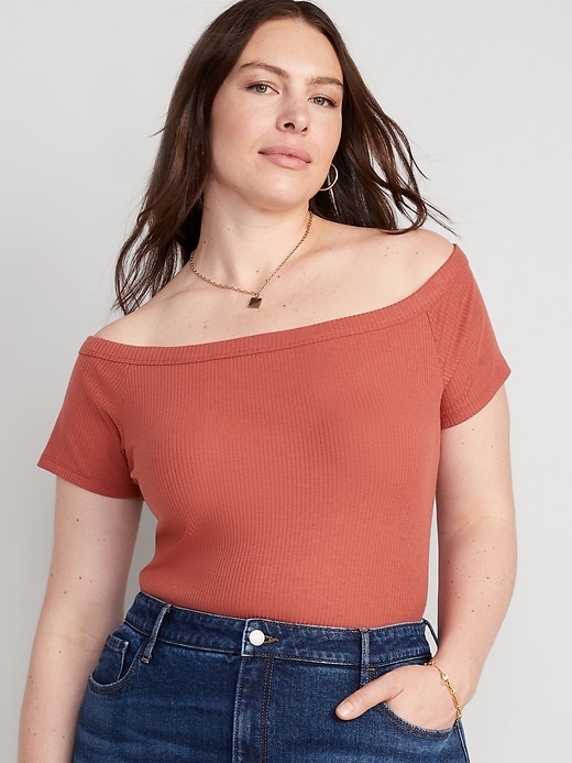 Image number 7 showing, Fitted Off-The-Shoulder T-Shirt